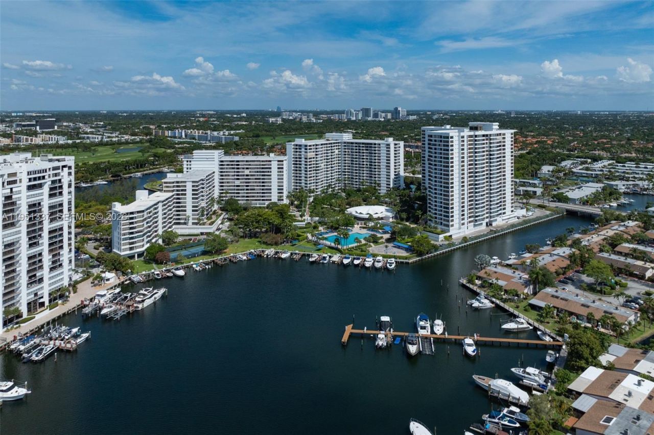 2500 Parkview Dr, Unit 2517, Hallandale Beach, FL 33009 Photo
