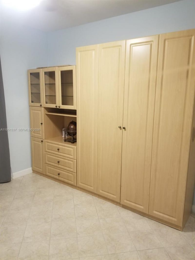 2500 Parkview Dr, Unit 2517, Hallandale Beach, FL 33009 Photo