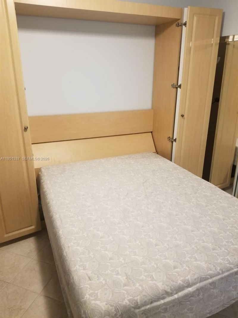 2500 Parkview Dr, Unit 2517, Hallandale Beach, FL 33009 Photo