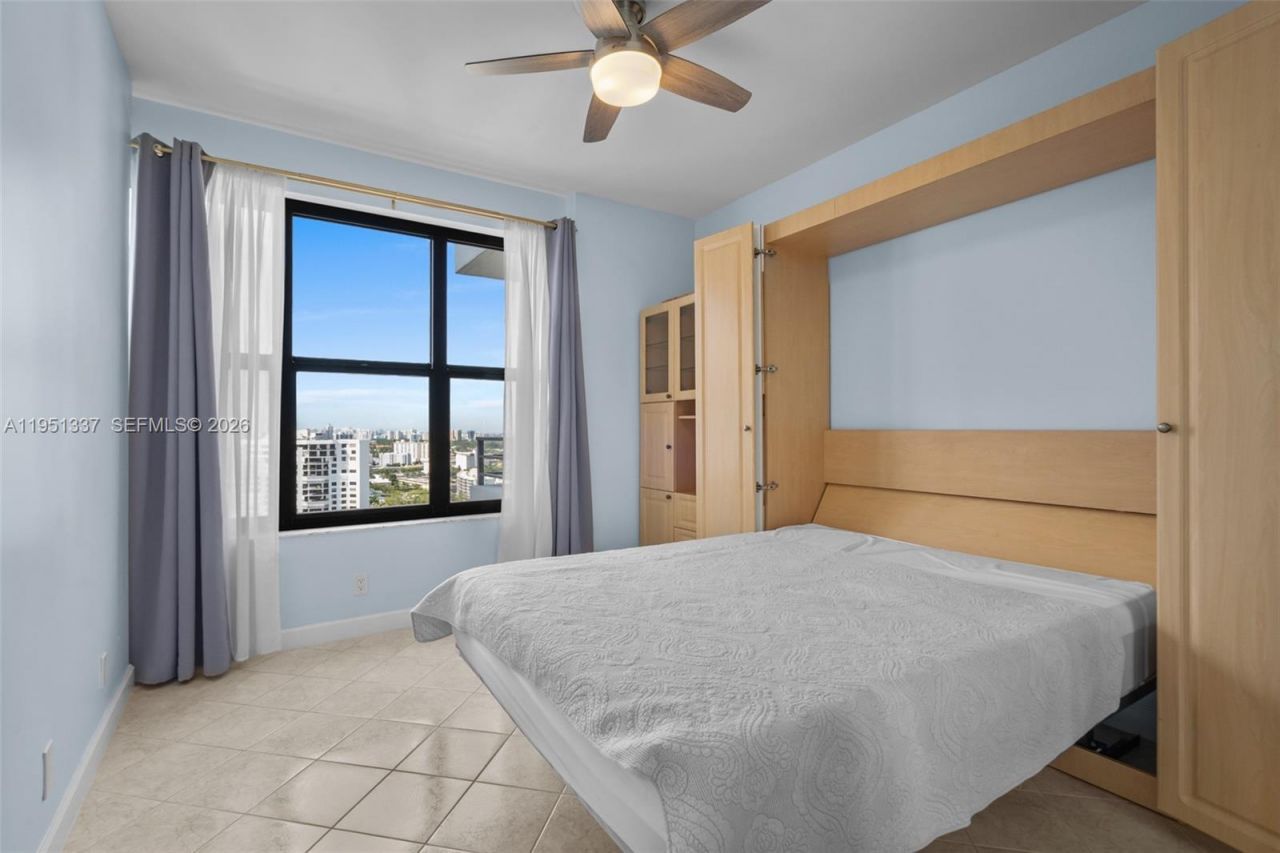 2500 Parkview Dr, Unit 2517, Hallandale Beach, FL 33009 Photo