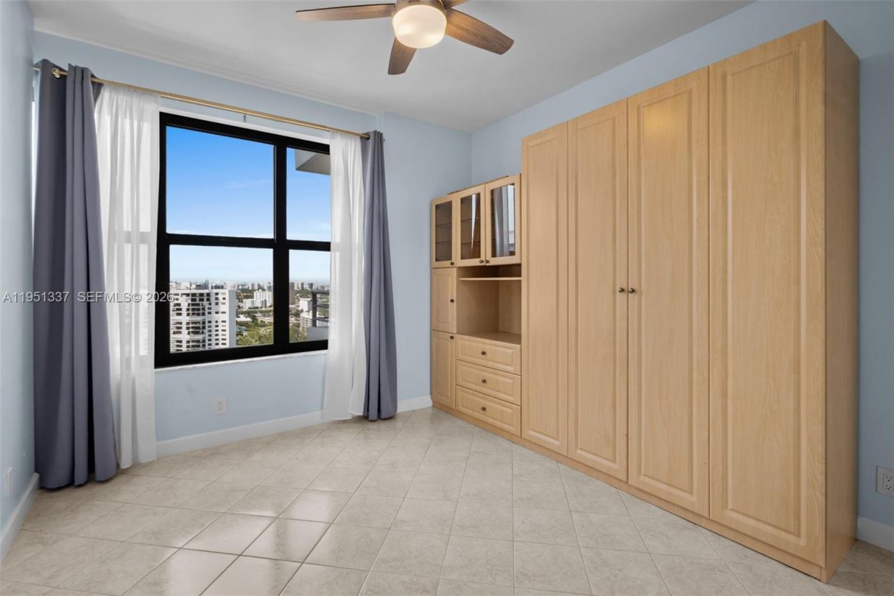 2500 Parkview Dr, Unit 2517, Hallandale Beach, FL 33009 Photo