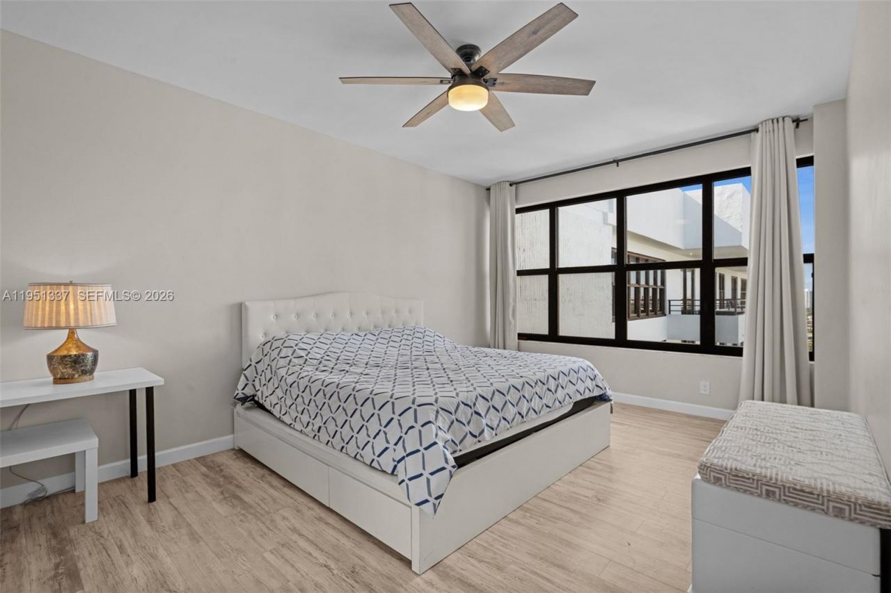 2500 Parkview Dr, Unit 2517, Hallandale Beach, FL 33009 Photo