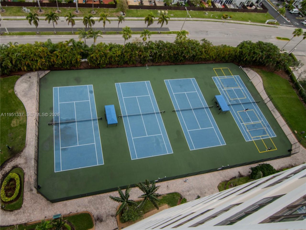 2500 Parkview Dr, Unit 2517, Hallandale Beach, FL 33009 Photo