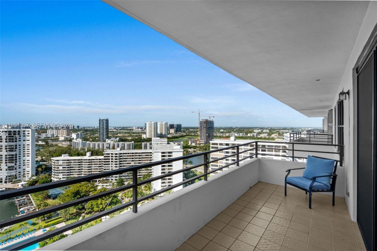 2500 Parkview Dr, Unit 2517, Hallandale Beach, FL 33009 Photo