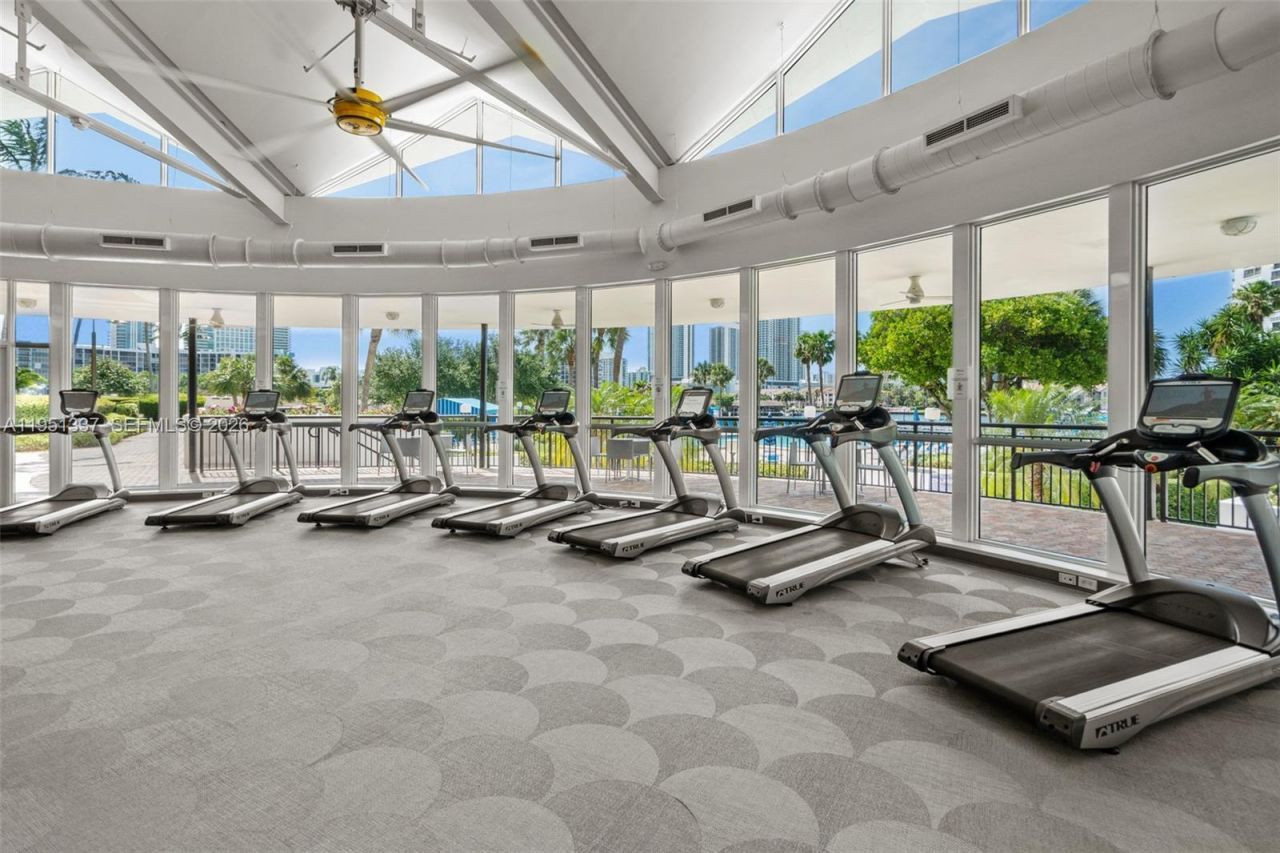 2500 Parkview Dr, Unit 2517, Hallandale Beach, FL 33009 Photo