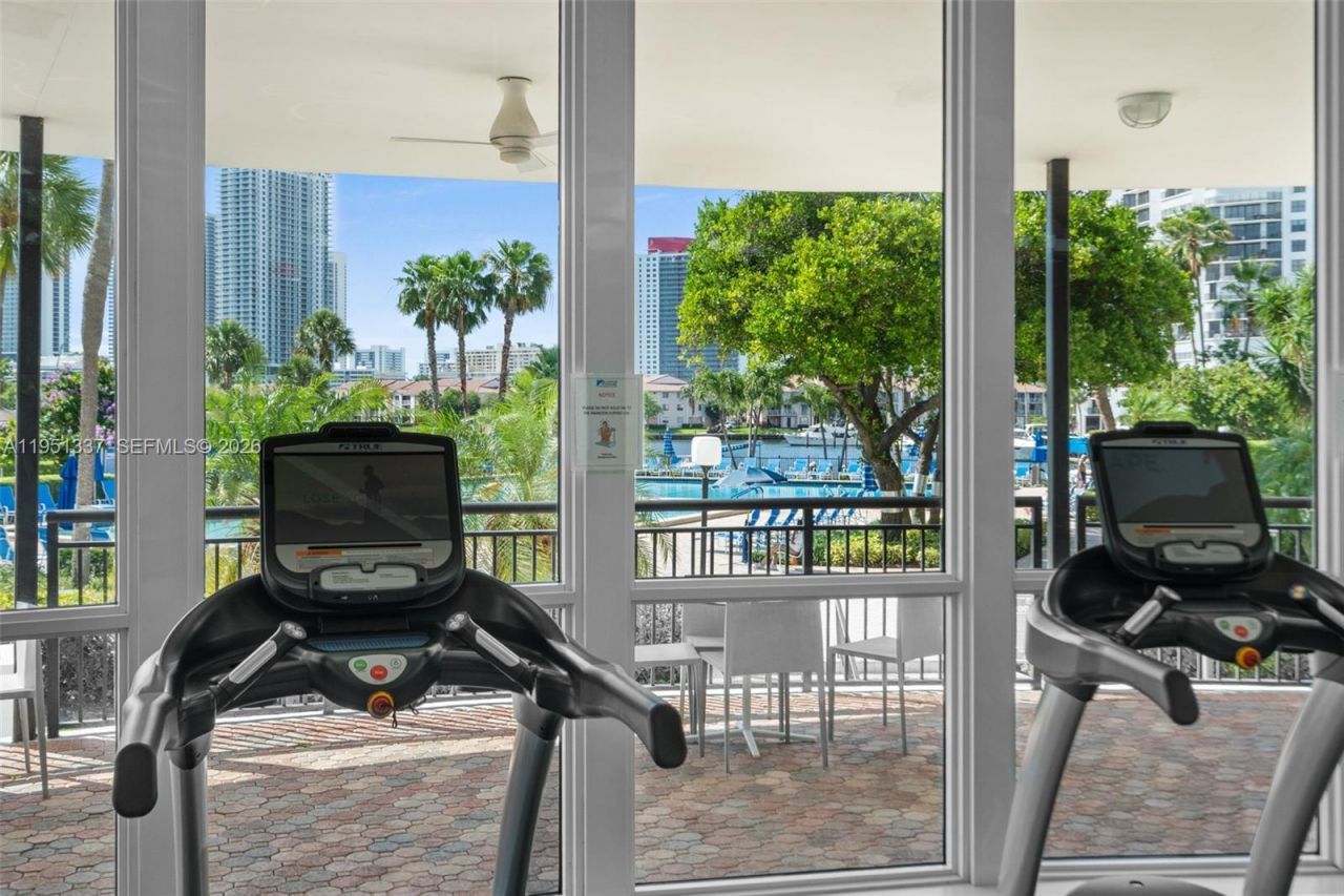 2500 Parkview Dr, Unit 2517, Hallandale Beach, FL 33009 Photo