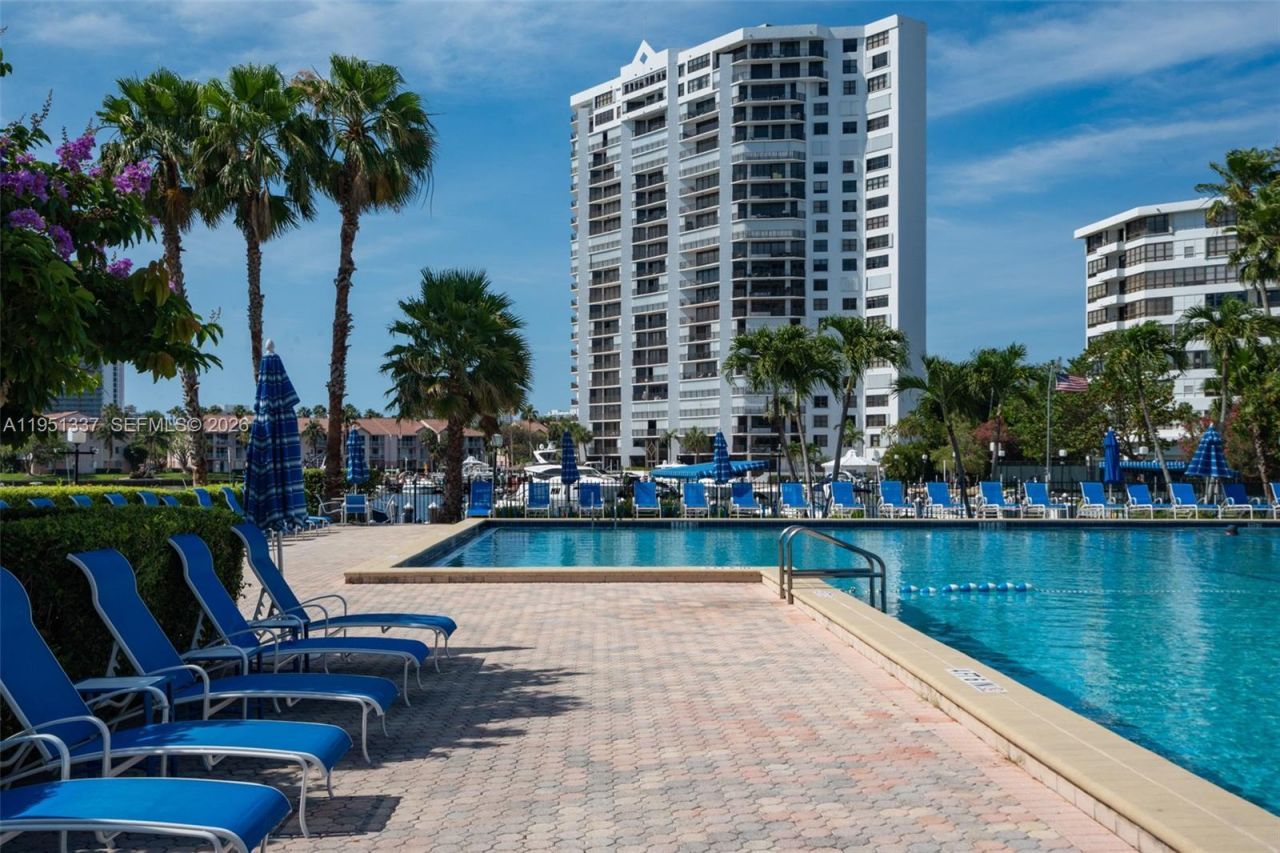 2500 Parkview Dr, Unit 2517, Hallandale Beach, FL 33009 Photo