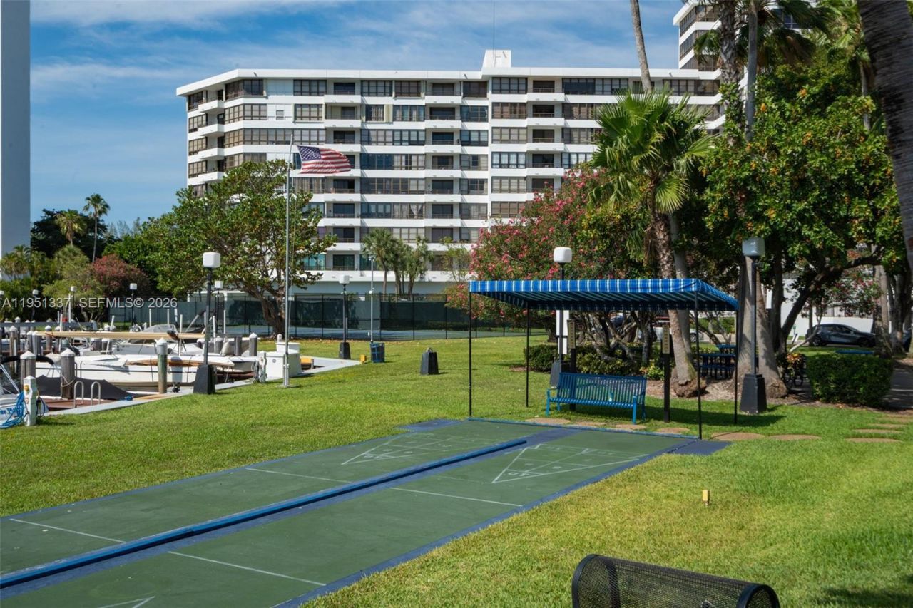 2500 Parkview Dr, Unit 2517, Hallandale Beach, FL 33009 Photo