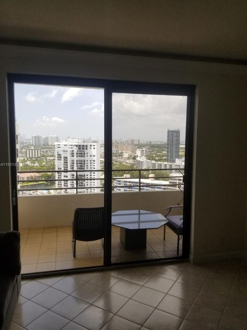 2500 Parkview Dr, Unit 2517, Hallandale Beach, FL 33009 Photo