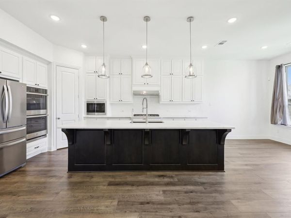 4101 Hawthorn Drive, Aubrey, TX 76227