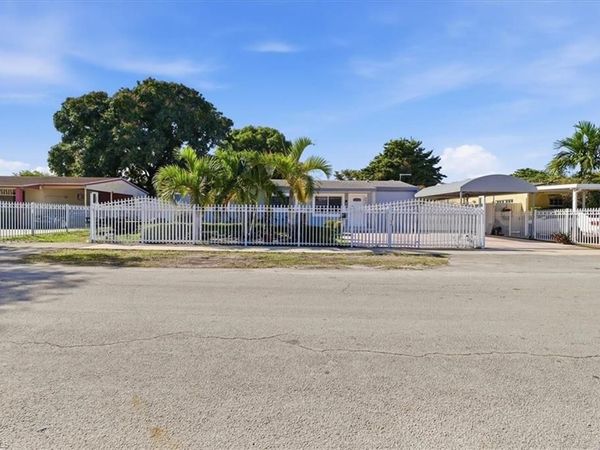 6800 NW 28th AVE, MIAMI, FL 33147