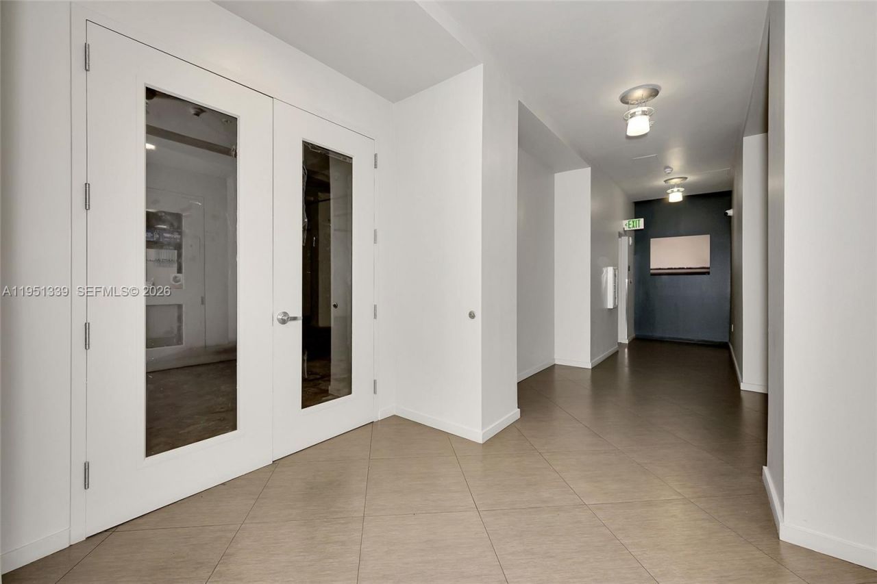 1900 N Bayshore Dr, Miami, FL 33132 Photo