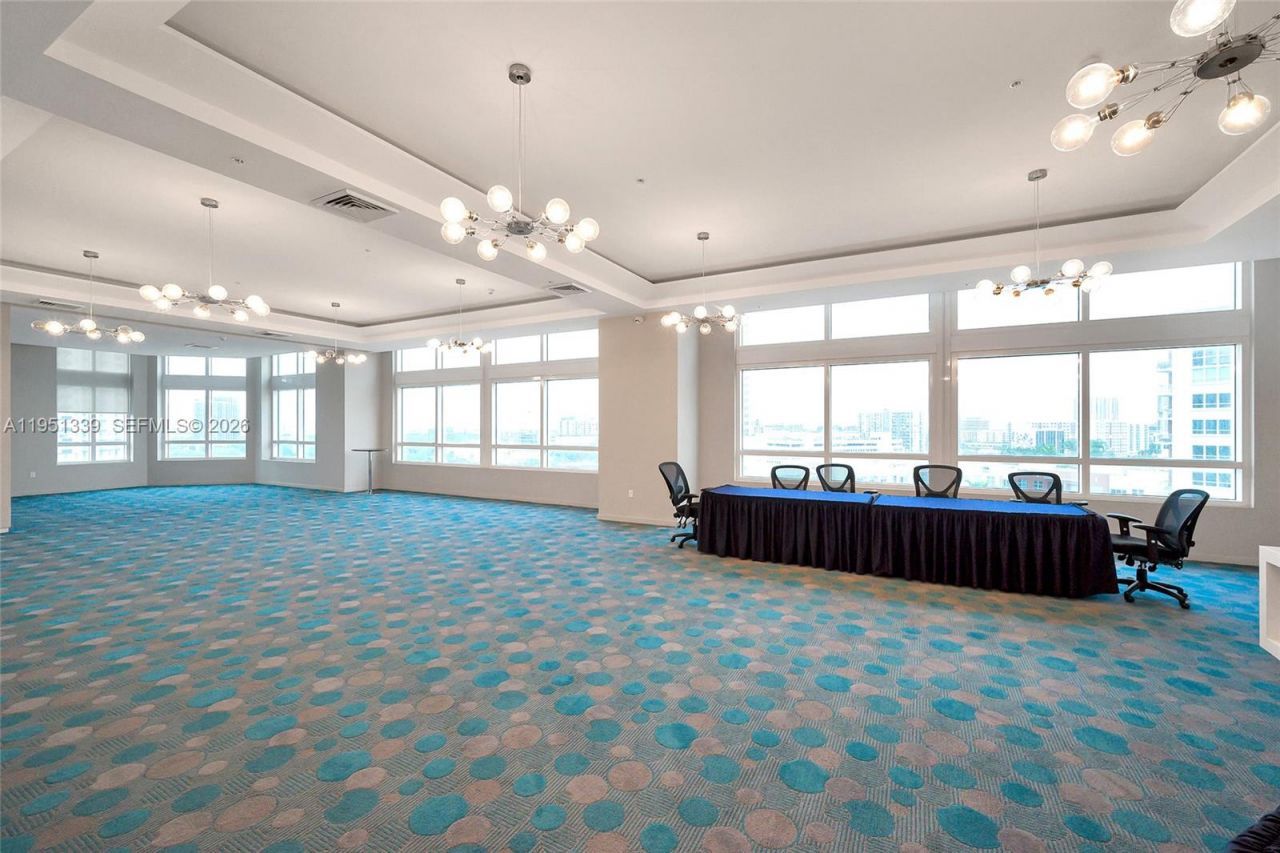 1900 N Bayshore Dr, Miami, FL 33132 Photo