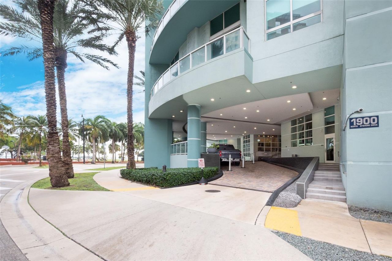 1900 N Bayshore Dr, Miami, FL 33132 Photo