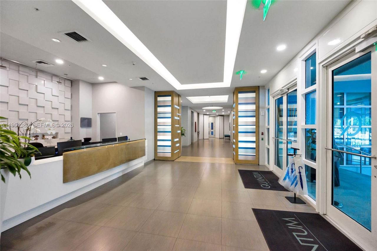 1900 N Bayshore Dr, Miami, FL 33132 Photo