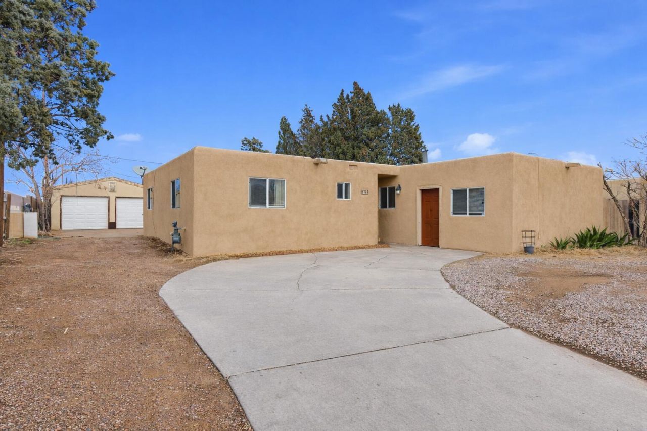 5741 Hanover Road Nw, Albuquerque, NM 87105 Main Photo