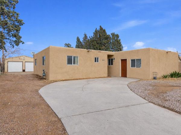 5741 Hanover Road NW, Albuquerque, NM 87105