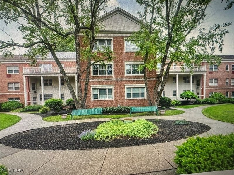 15825 Van Aken Boulevard, Unit 101W, Shaker Heights, OH 44120 Photo 3