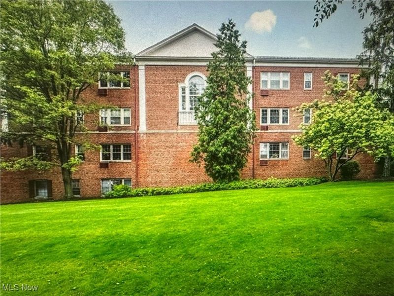 15825 Van Aken Boulevard, Unit 101W, Shaker Heights, OH 44120 Photo 5