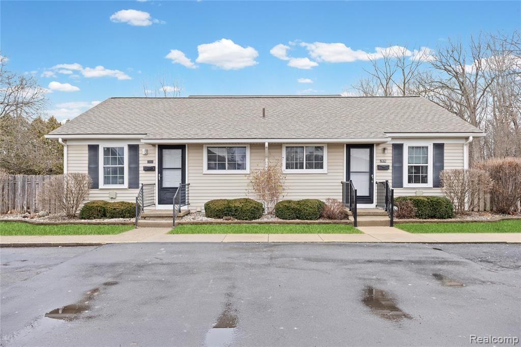 2960 Roundtree Boulevard, Ypsilanti Township, MI 48197 Main Photo