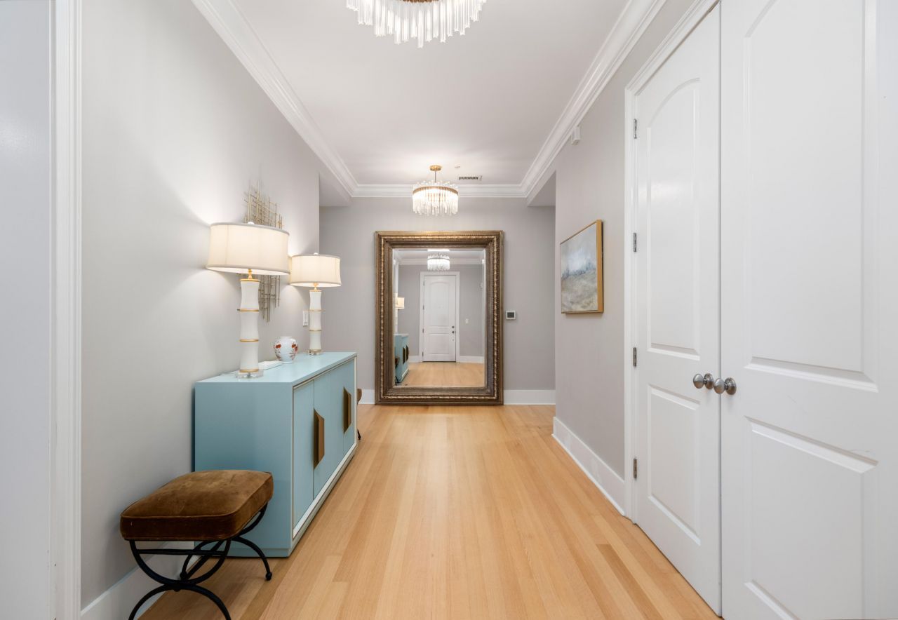 144 Fairbanks Oak Alley Photo 10