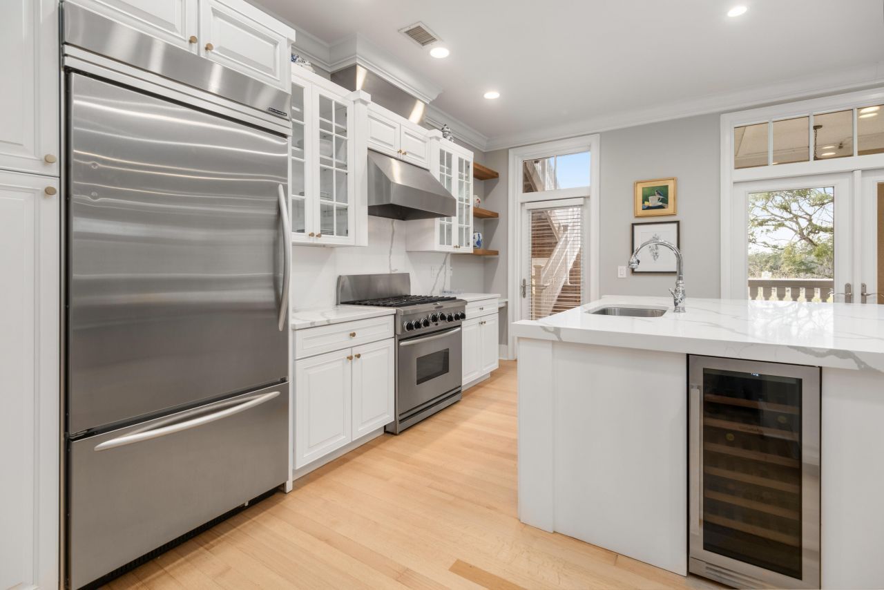 144 Fairbanks Oak Alley Photo 16