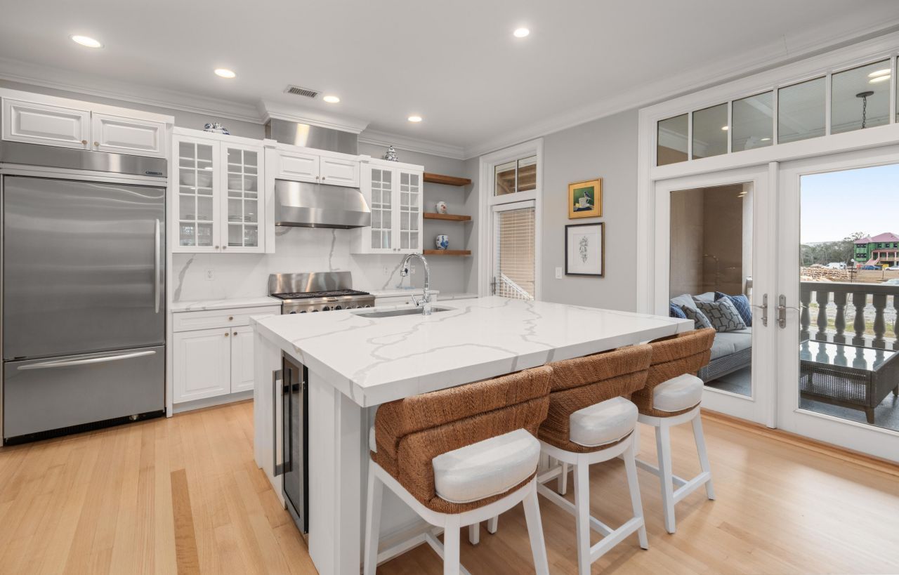 144 Fairbanks Oak Alley Photo 17