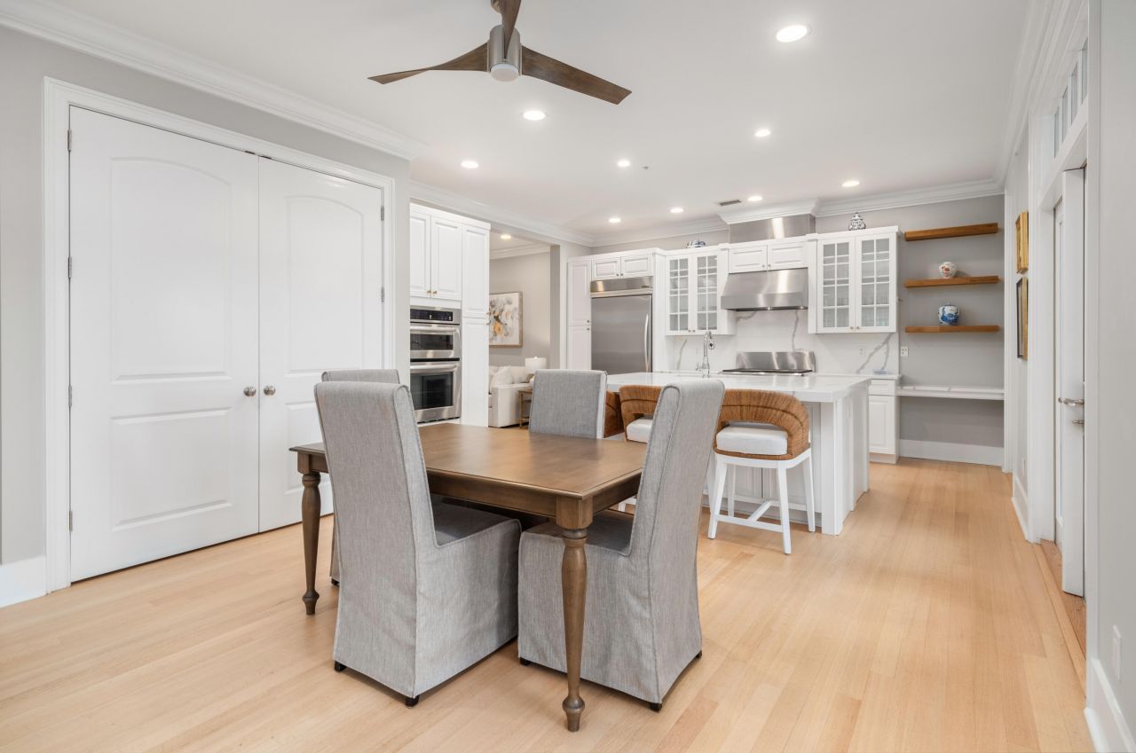 144 Fairbanks Oak Alley Photo 23