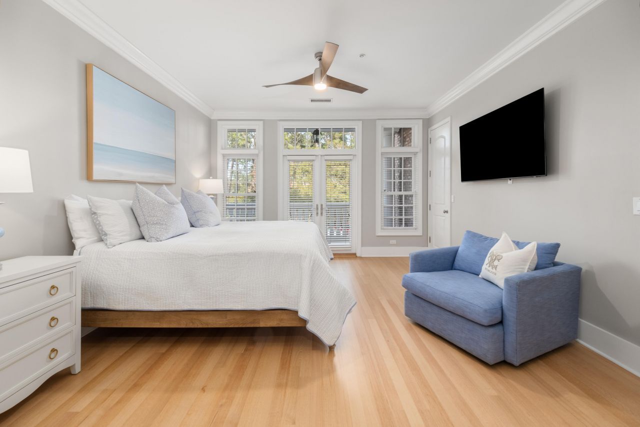 144 Fairbanks Oak Alley Photo 33