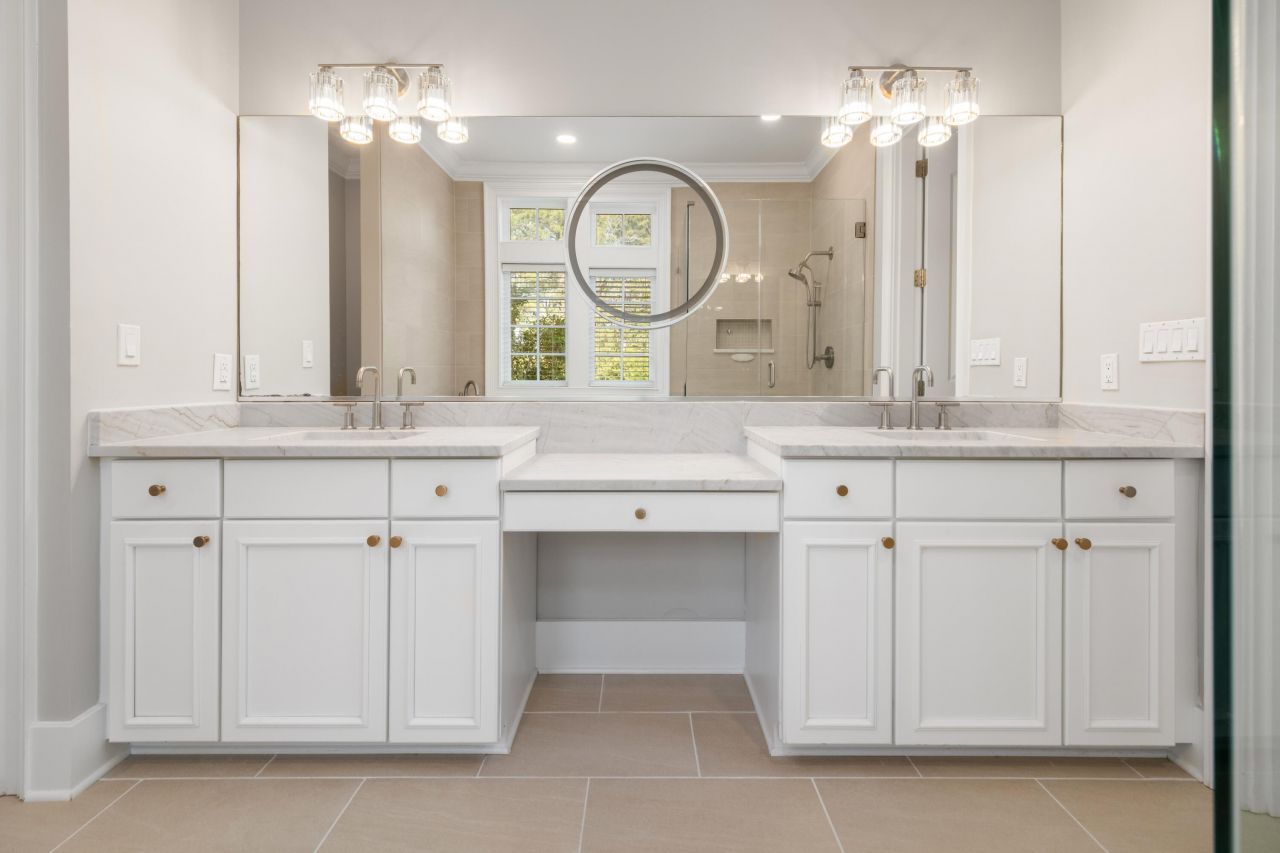 144 Fairbanks Oak Alley Photo 37