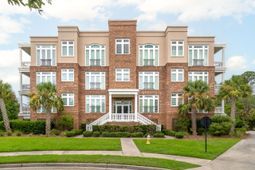 144 Fairbanks Oak Alley photo 4