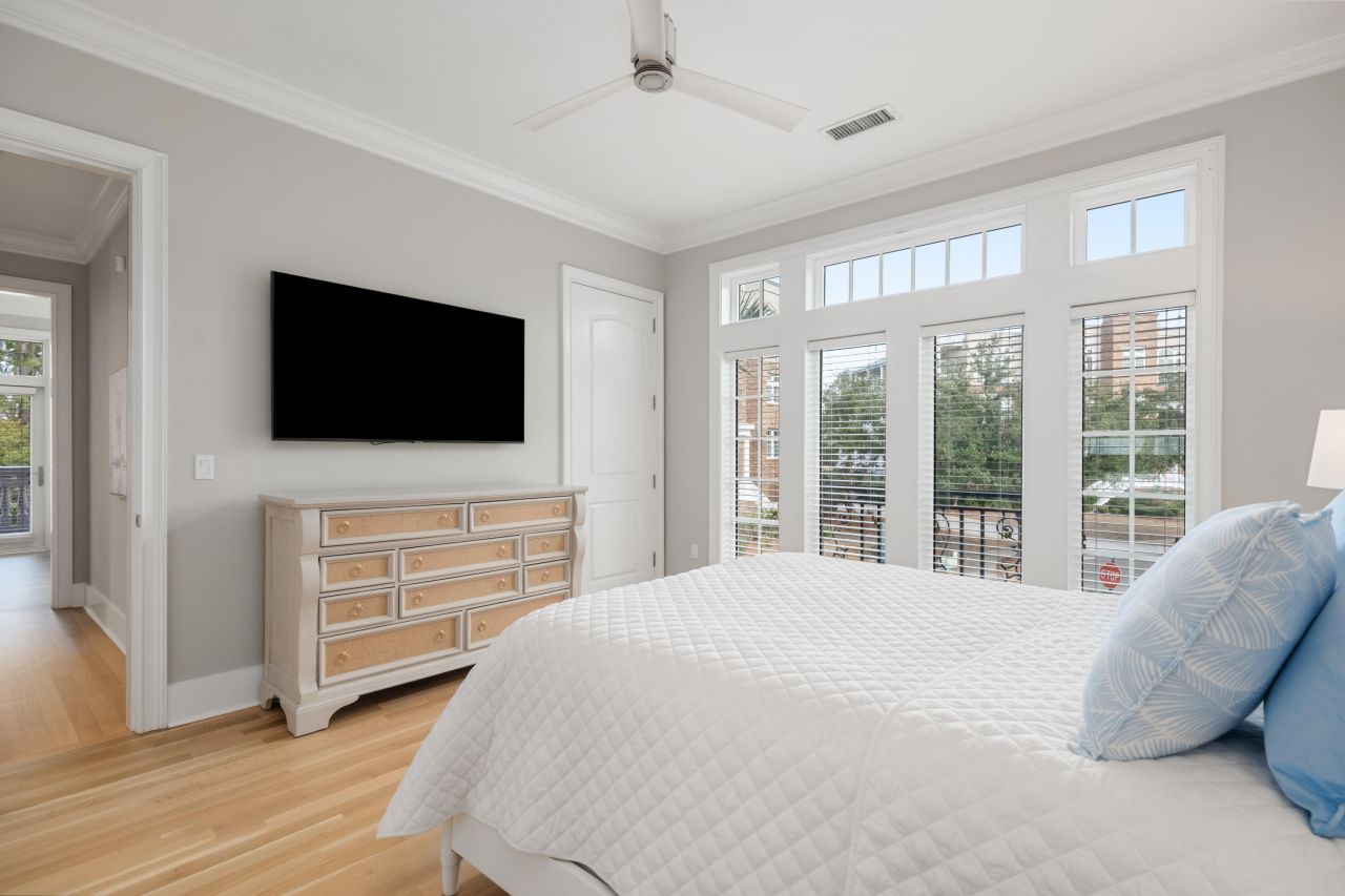 144 Fairbanks Oak Alley Photo 41