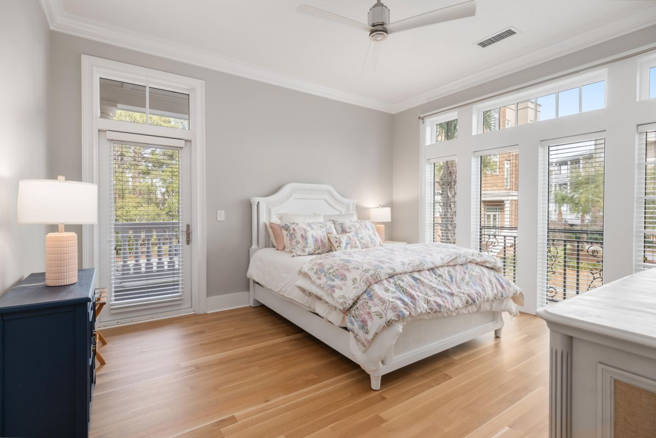 144 Fairbanks Oak Alley Photo 46