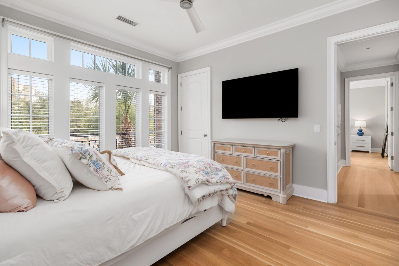 144 Fairbanks Oak Alley Photo 47