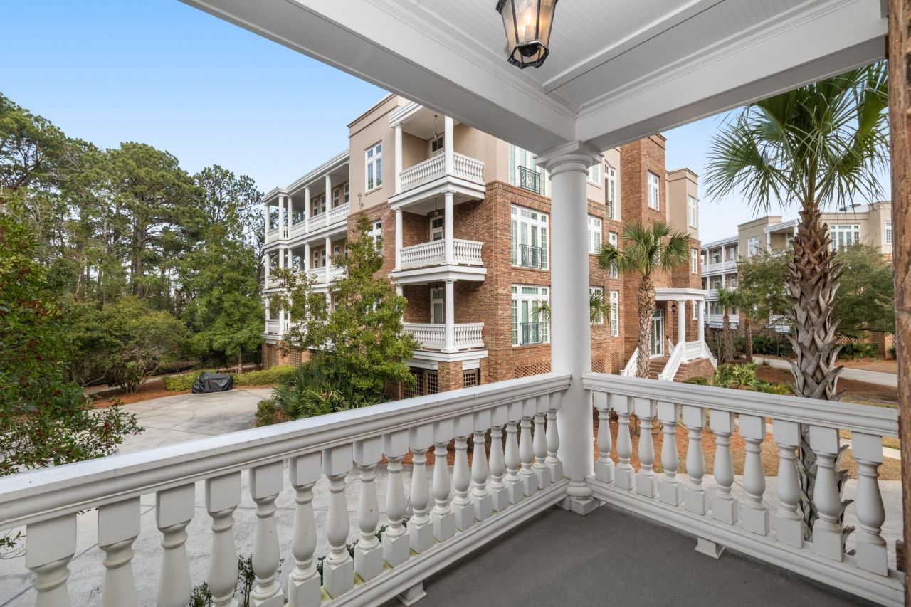 144 Fairbanks Oak Alley Photo 48