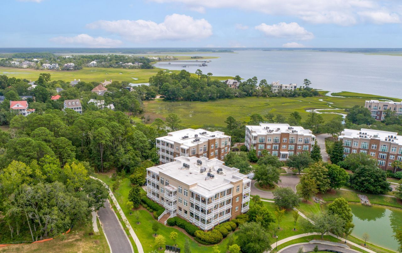 144 Fairbanks Oak Alley Photo 53