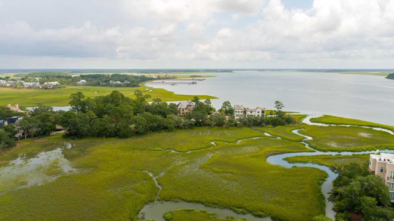 144 Fairbanks Oak Alley Photo 55