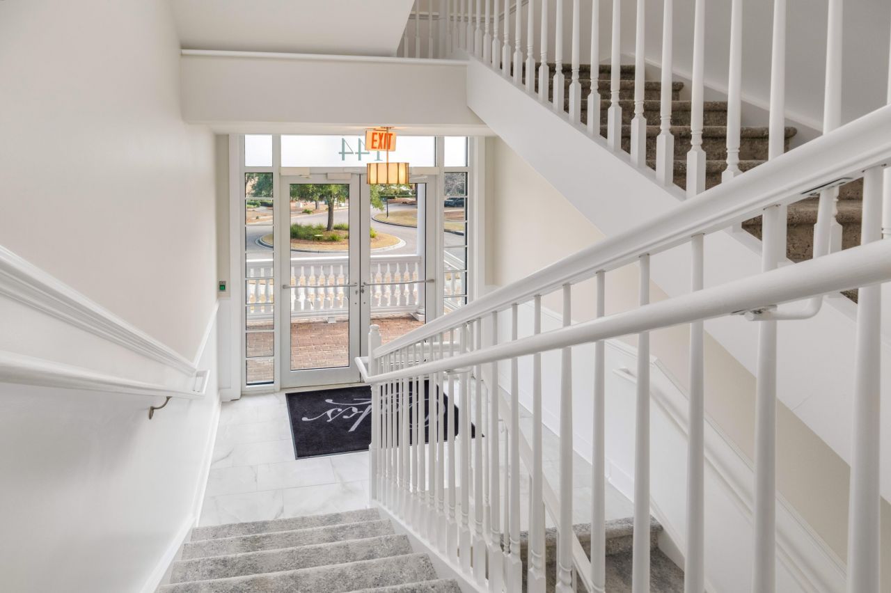 144 Fairbanks Oak Alley Photo 7