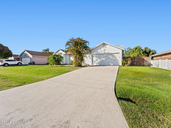 1567 Heartwellville Street NW, Palm Bay, FL 32907