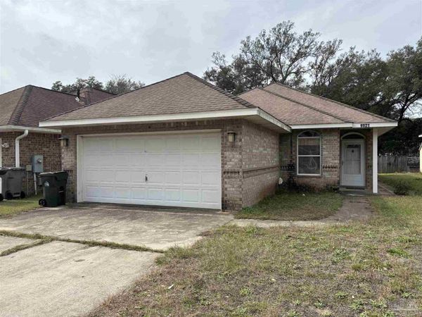 6021 Champion Oaks Dr, Pensacola, FL 32526