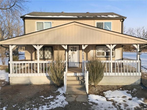 705 N 141st Street, Bonner Springs, KS 66012