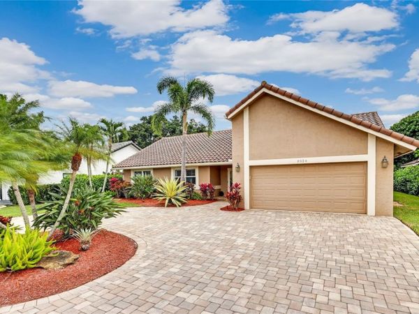 8324 NW 80th St, Tamarac, FL 33321
