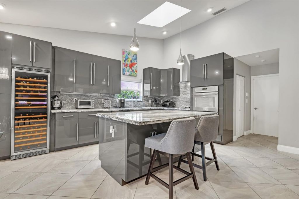 8324 NW 80th St, Tamarac, FL 33321 Photo