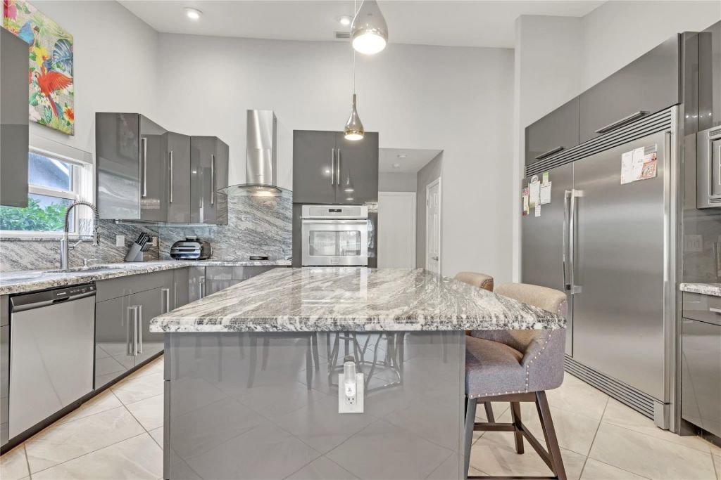 8324 NW 80th St, Tamarac, FL 33321 Photo