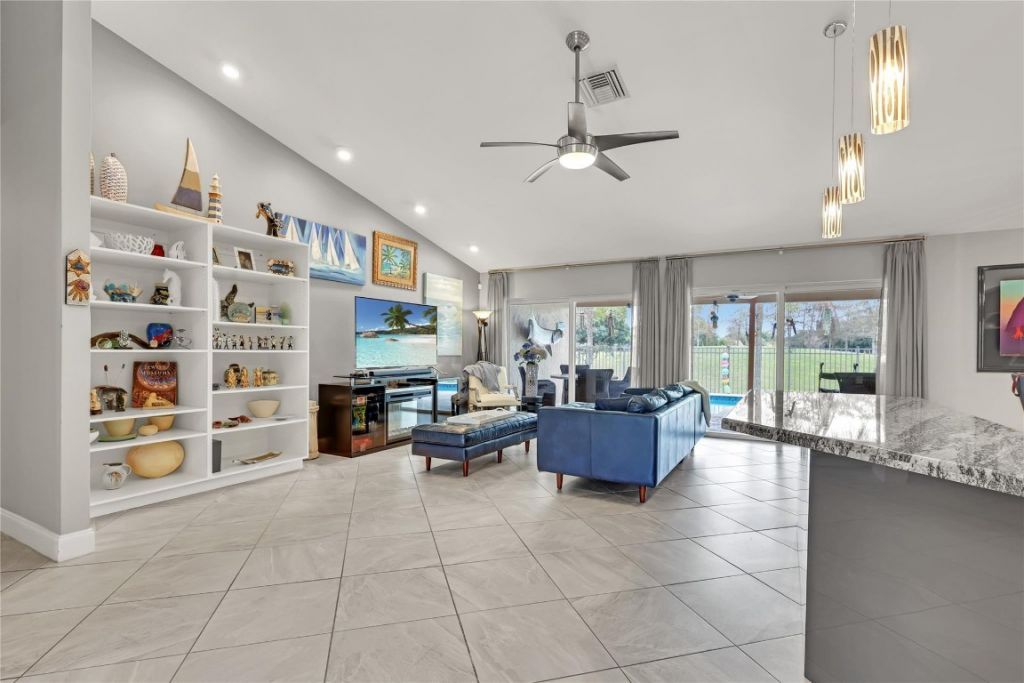 8324 NW 80th St, Tamarac, FL 33321 Photo