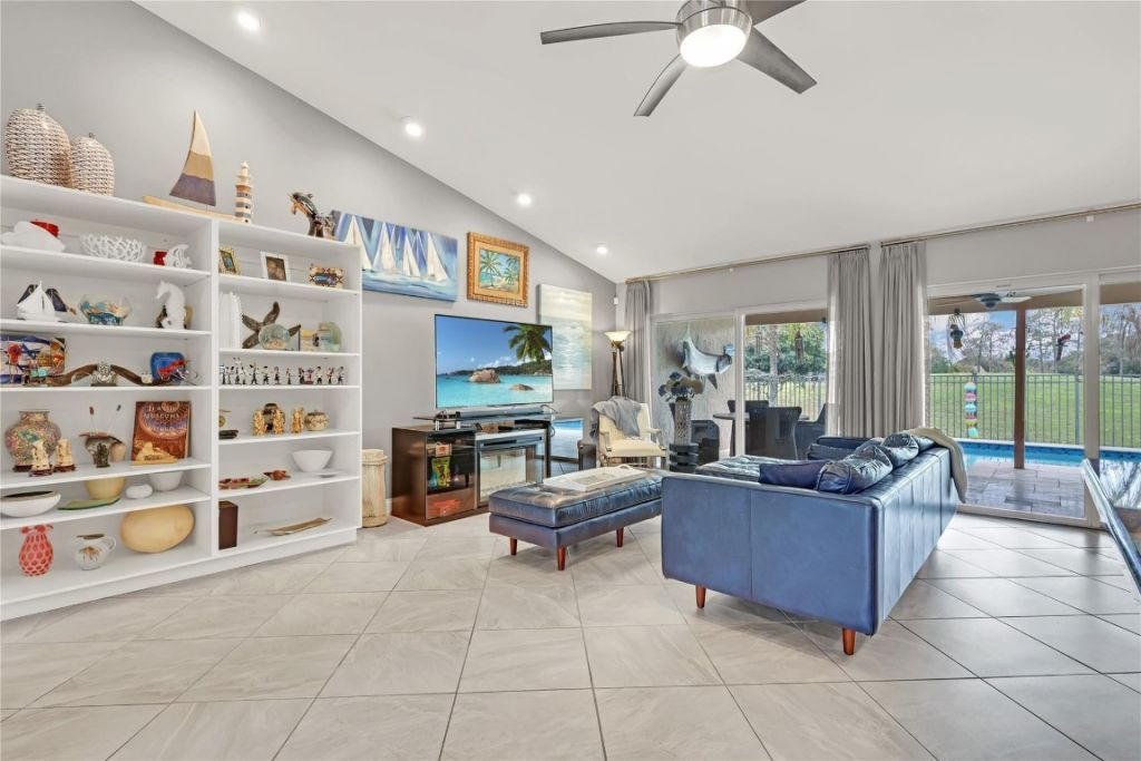 8324 NW 80th St, Tamarac, FL 33321 Photo