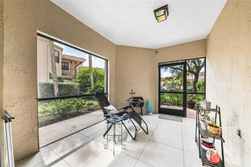 6606 Villa Sonrisa Drive, Unit 910, Boca Raton, FL 33433 Photo