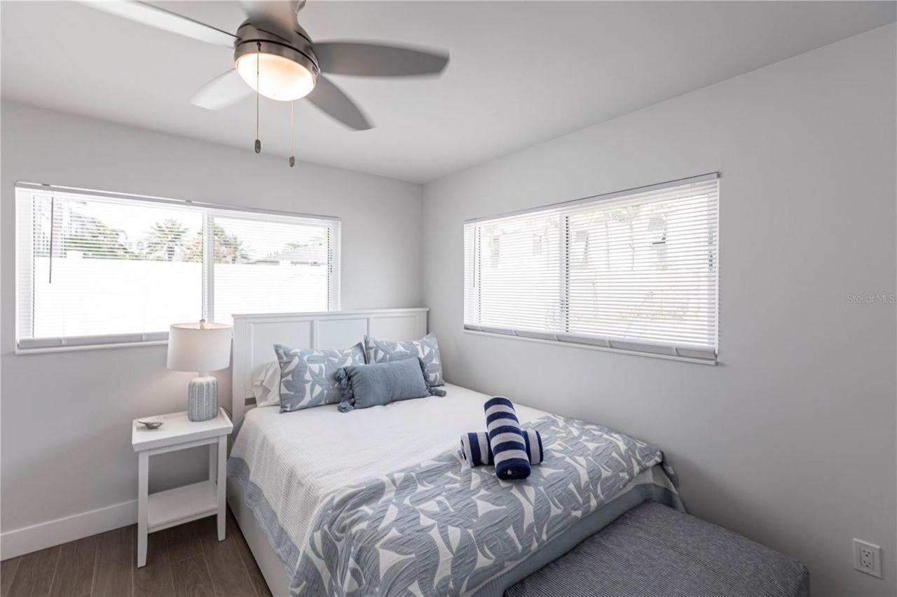 6020 Midnight Pass Road, Unit 27, Sarasota, FL 34242 Photo