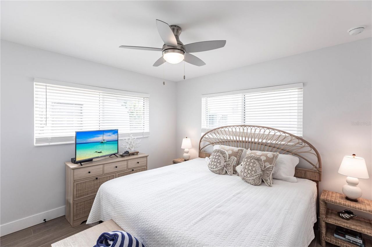 6020 Midnight Pass Road, Unit 27, Sarasota, FL 34242 Photo