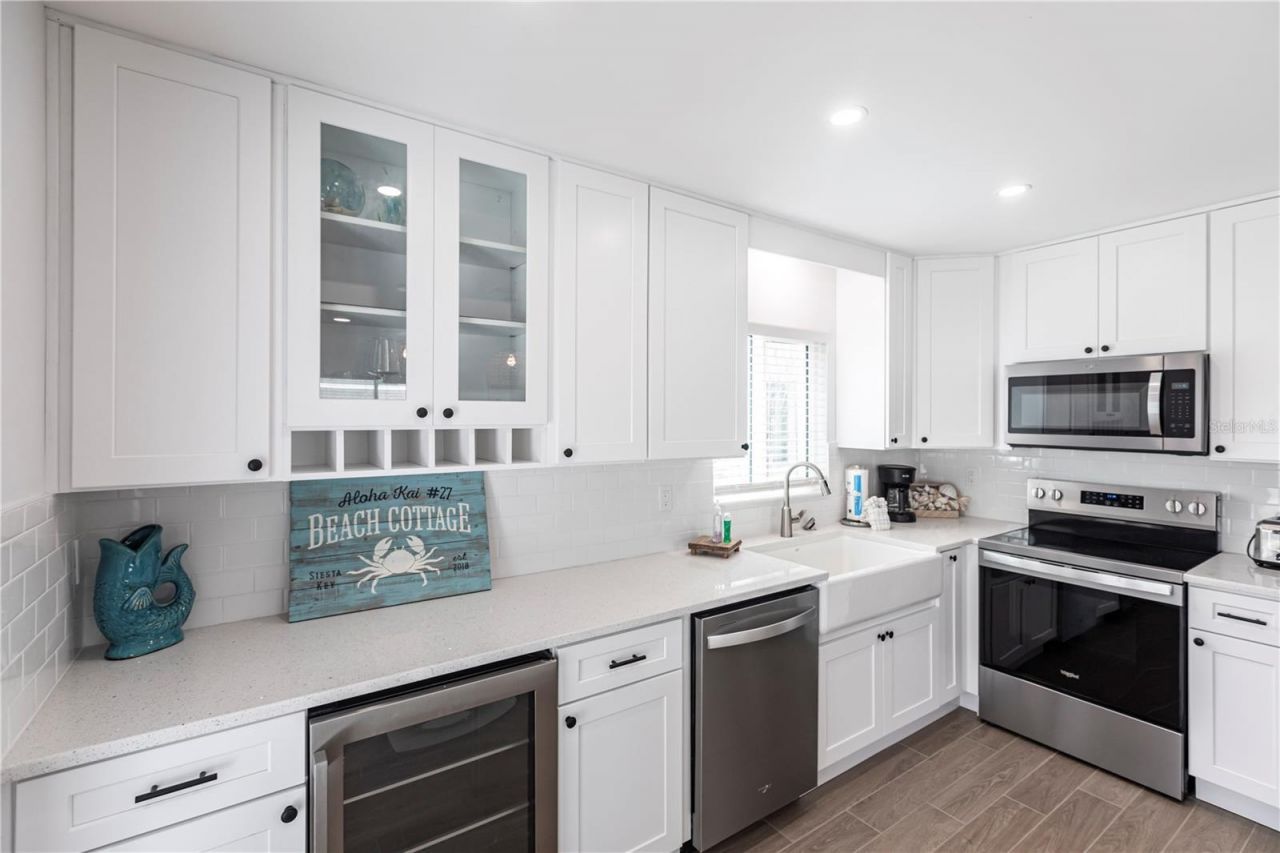 6020 Midnight Pass Road, Unit 27, Sarasota, FL 34242 Photo